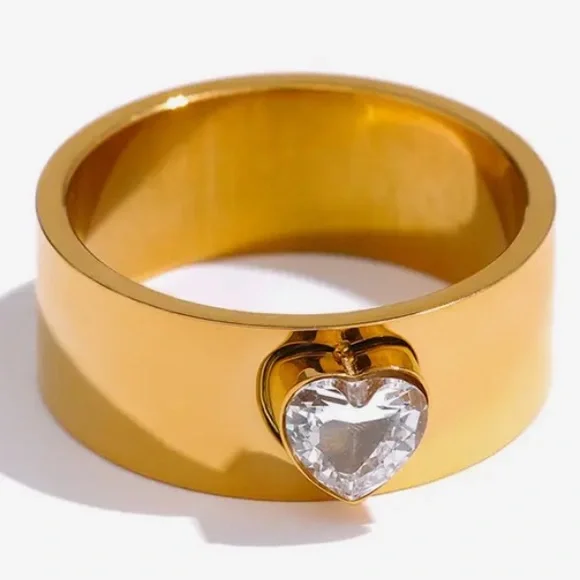 18k Gold Plated Titaium Heart Ring Size 8 - Picture 1 of 6